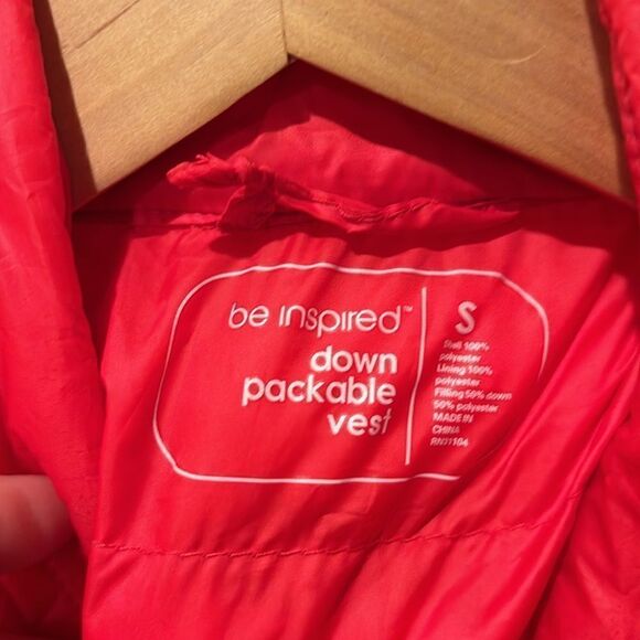NWOT Be Inspired down packable puffer vest I'm w woman's red color. - Picture 4 of 12